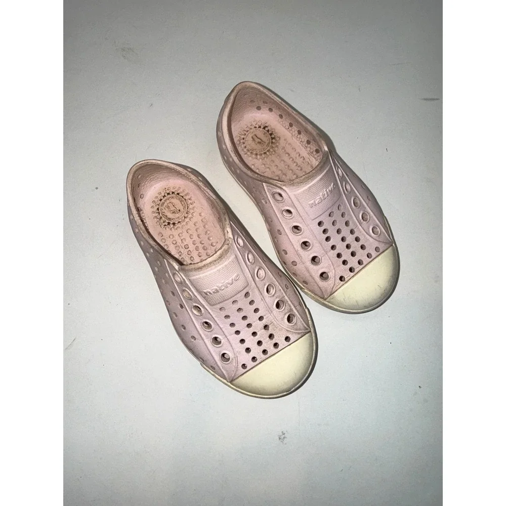 NATIVE $35 Jefferson Toddler Girls 6 Pink White Waterproof Slip On Sneakers GS